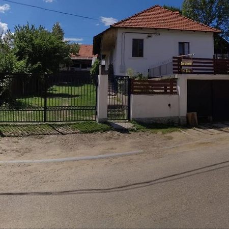 Novaci-Străini Texas House旅馆 外观 照片