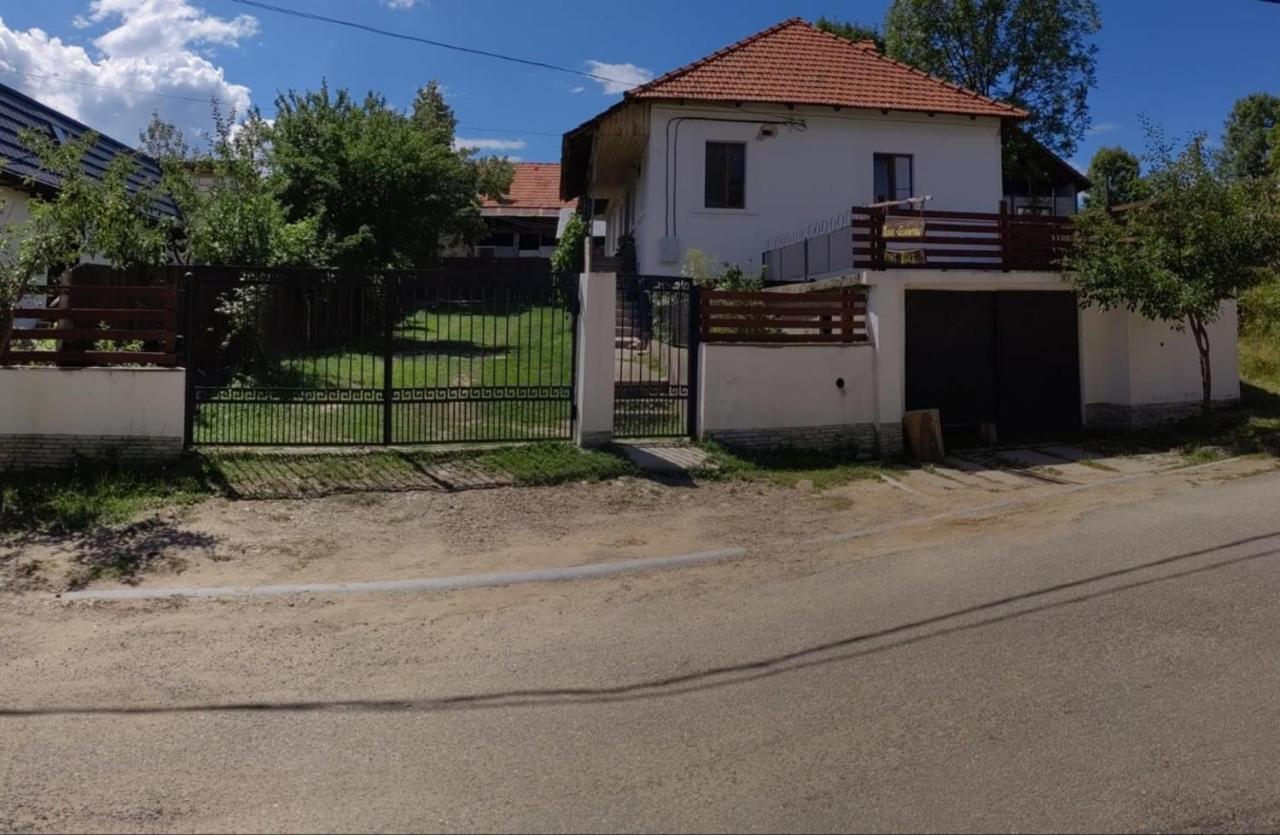 Novaci-Străini Texas House旅馆 外观 照片